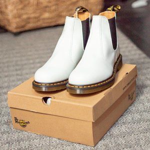 Dr Martens 2976 YS White Smooth Leather Chelsea Boot. Brand New! US 11. Pull On.